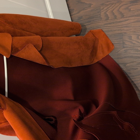 Solitaire Rust Trench Coat - Picture 4 of 5